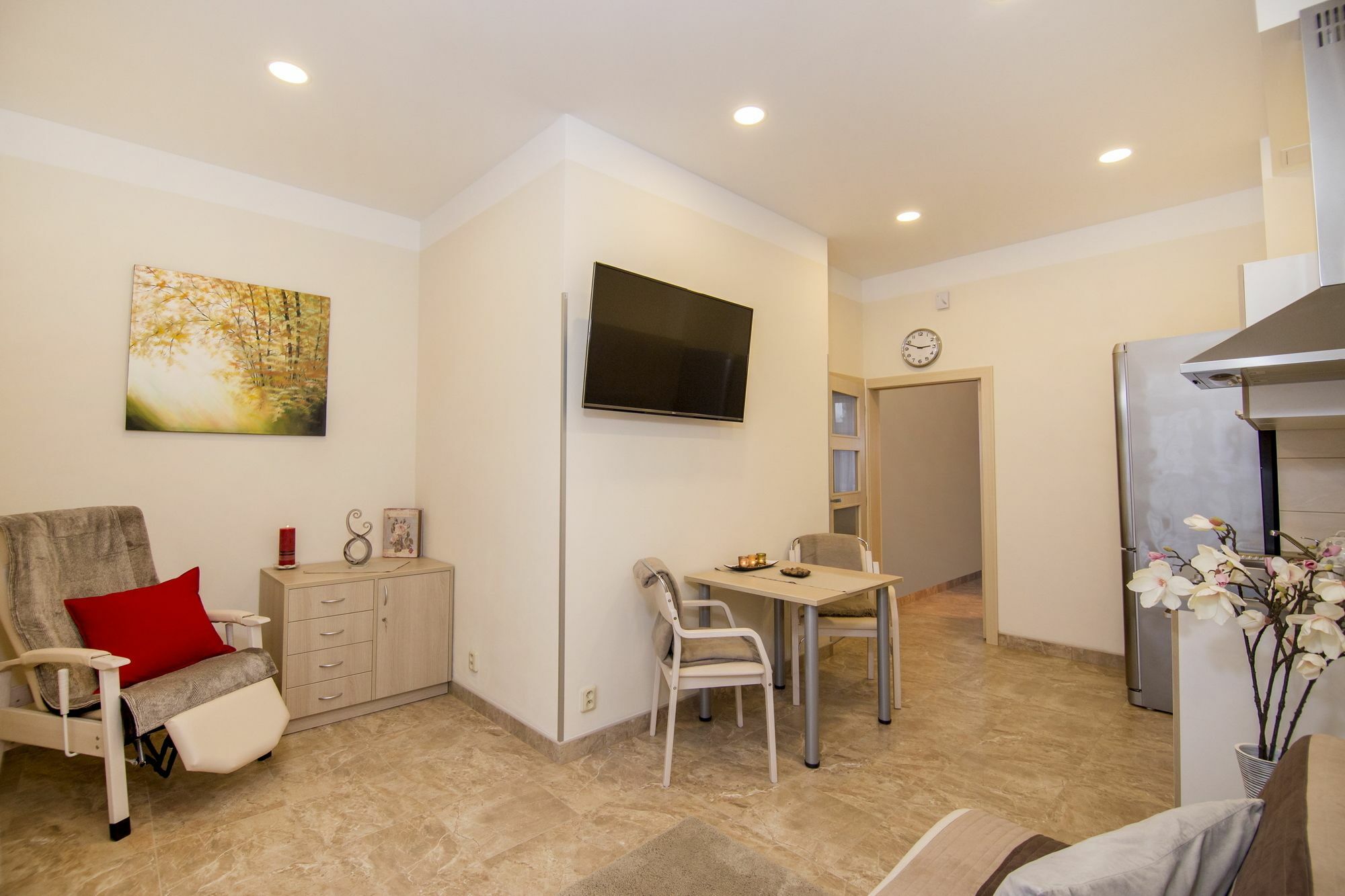 Magnolia Apartments With Wellness Прага Екстериор снимка